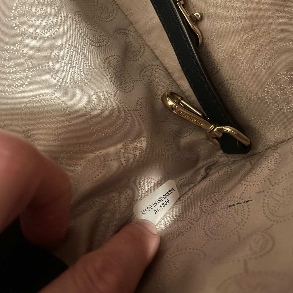 Michael Kors Selma - Picture 14 of 14